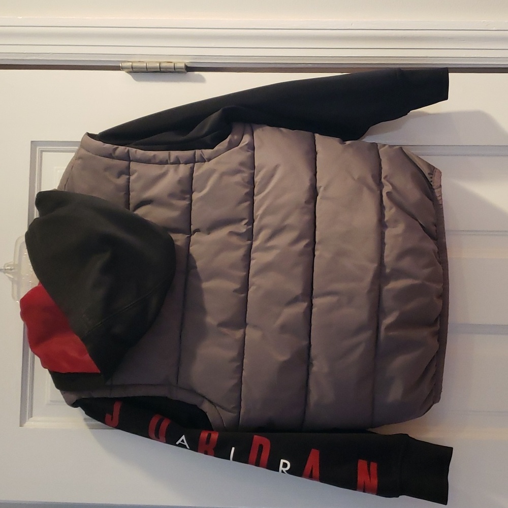 Boys Jordan Jacket - Picture 2 of 4